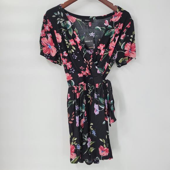 Forever 21 Womens Faux Wrap Romper 0X Black Multi Floral Tie Waist Shorts NEW - Picture 1 of 12
